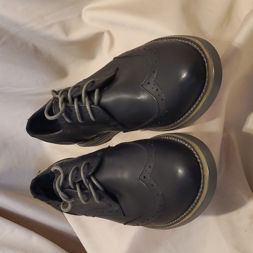 Wanted Vegan Buckeye Loafers SZ 9